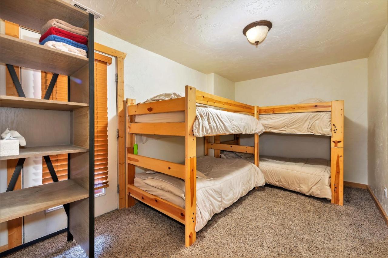 The Hideaway Hostel アイランド・パーク エクステリア 写真